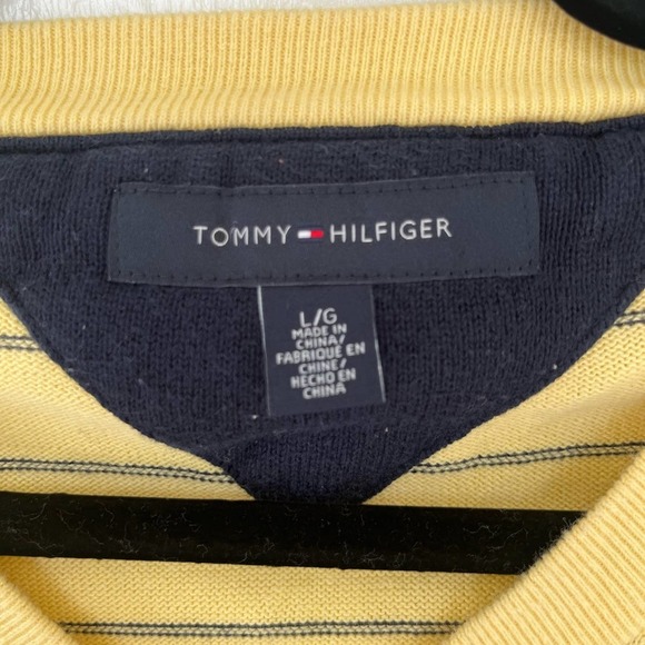 Tommy Hilfiger men’s yellow striped preppy v neck pullover sweater size large - Picture 3 of 4